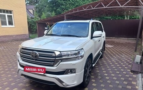 Toyota Land Cruiser 200, 2017 год, 7 300 000 рублей, 3 фотография