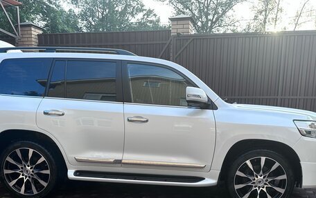 Toyota Land Cruiser 200, 2017 год, 7 300 000 рублей, 7 фотография