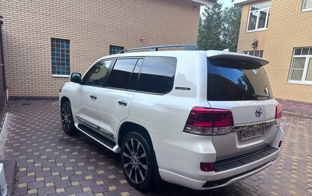 Toyota Land Cruiser 200, 2017 год, 7 300 000 рублей, 10 фотография