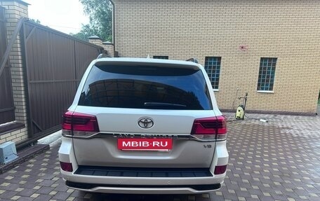 Toyota Land Cruiser 200, 2017 год, 7 300 000 рублей, 11 фотография