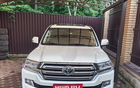 Toyota Land Cruiser 200, 2017 год, 7 300 000 рублей, 24 фотография