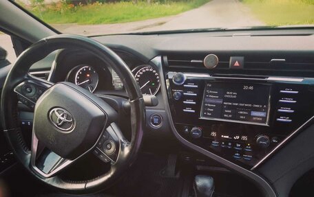 Toyota Camry, 2019 год, 2 770 000 рублей, 4 фотография