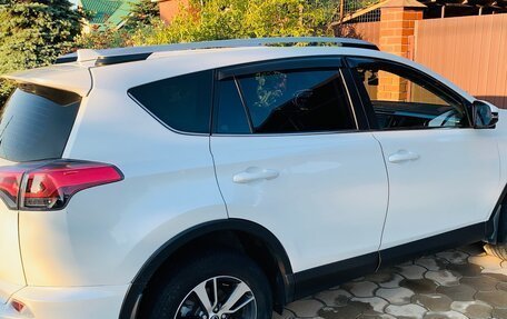 Toyota RAV4, 2019 год, 2 800 000 рублей, 4 фотография