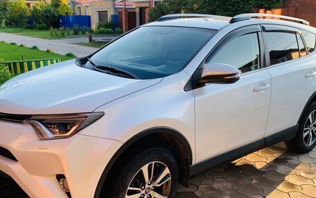 Toyota RAV4, 2019 год, 2 800 000 рублей, 3 фотография