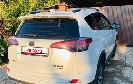 Toyota RAV4, 2019 год, 2 800 000 рублей, 9 фотография