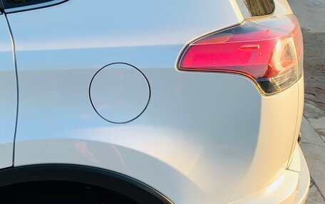 Toyota RAV4, 2019 год, 2 800 000 рублей, 14 фотография