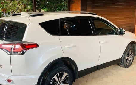 Toyota RAV4, 2019 год, 2 800 000 рублей, 16 фотография