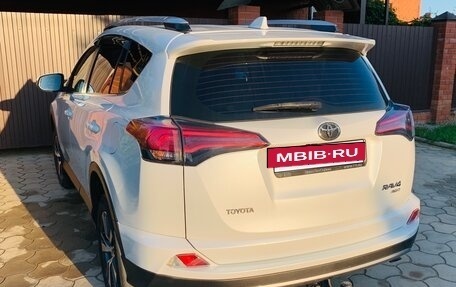 Toyota RAV4, 2019 год, 2 800 000 рублей, 8 фотография