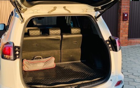 Toyota RAV4, 2019 год, 2 800 000 рублей, 27 фотография