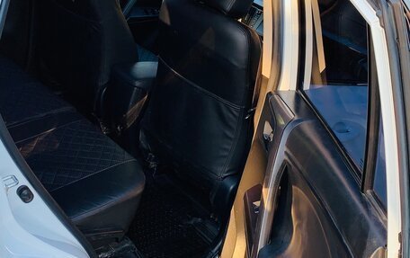 Toyota RAV4, 2019 год, 2 800 000 рублей, 32 фотография