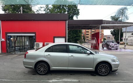 Toyota Avensis III рестайлинг, 2005 год, 1 450 000 рублей, 1 фотография