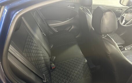 Hyundai Solaris II рестайлинг, 2015 год, 1 080 000 рублей, 25 фотография