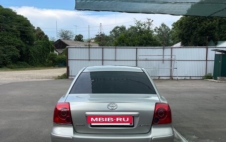 Toyota Avensis III рестайлинг, 2005 год, 1 450 000 рублей, 2 фотография