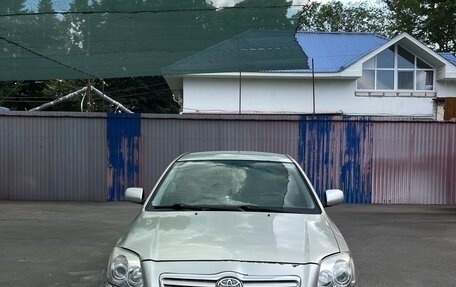 Toyota Avensis III рестайлинг, 2005 год, 1 450 000 рублей, 4 фотография