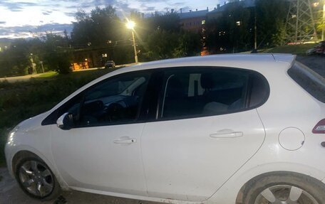 Peugeot 208 II, 2013 год, 500 000 рублей, 5 фотография