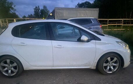 Peugeot 208 II, 2013 год, 500 000 рублей, 3 фотография