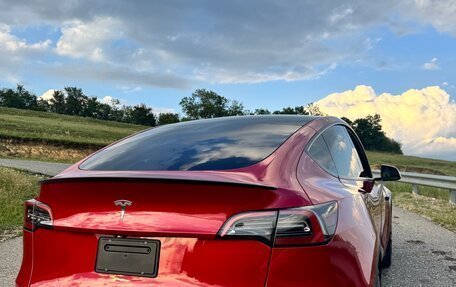 Tesla Model Y I, 2022 год, 4 430 000 рублей, 3 фотография