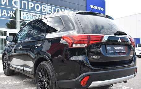Mitsubishi Outlander III рестайлинг 3, 2015 год, 1 890 000 рублей, 5 фотография