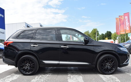 Mitsubishi Outlander III рестайлинг 3, 2015 год, 1 890 000 рублей, 11 фотография