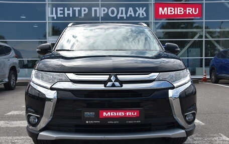 Mitsubishi Outlander III рестайлинг 3, 2015 год, 1 890 000 рублей, 2 фотография