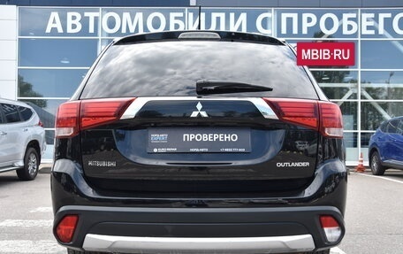 Mitsubishi Outlander III рестайлинг 3, 2015 год, 1 890 000 рублей, 6 фотография