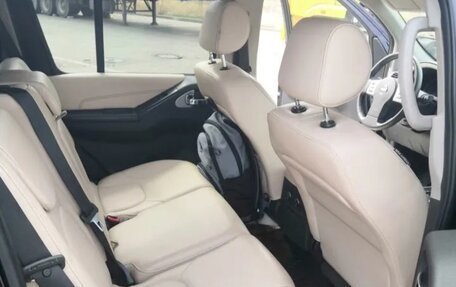 Nissan Pathfinder, 2011 год, 1 370 000 рублей, 16 фотография