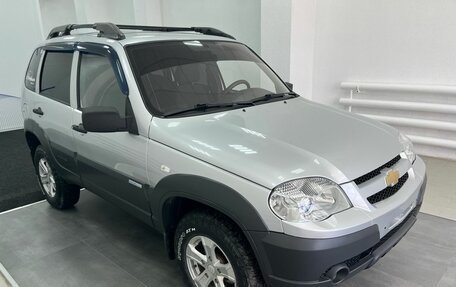 Chevrolet Niva I рестайлинг, 2011 год, 530 000 рублей, 3 фотография