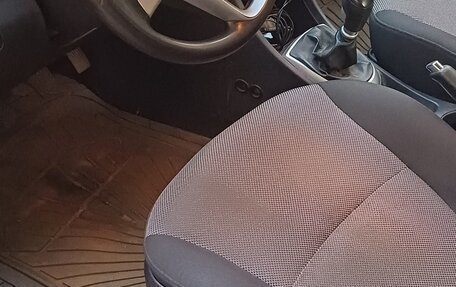 Hyundai Solaris II рестайлинг, 2011 год, 650 000 рублей, 7 фотография