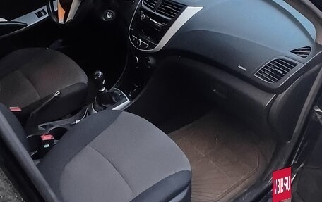 Hyundai Solaris II рестайлинг, 2011 год, 650 000 рублей, 8 фотография