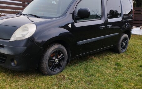 Renault Kangoo II рестайлинг, 2010 год, 560 000 рублей, 1 фотография