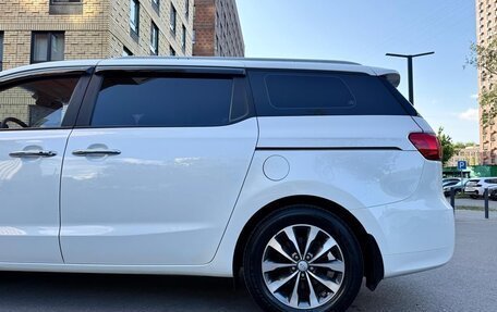 KIA Carnival III, 2018 год, 2 149 000 рублей, 11 фотография