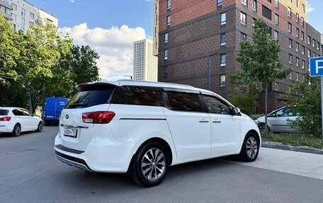 KIA Carnival III, 2018 год, 2 149 000 рублей, 6 фотография