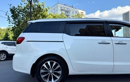 KIA Carnival III, 2018 год, 2 149 000 рублей, 9 фотография