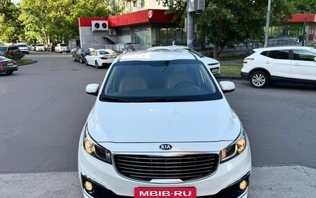 KIA Carnival III, 2018 год, 2 149 000 рублей, 2 фотография