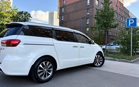 KIA Carnival III, 2018 год, 2 149 000 рублей, 18 фотография