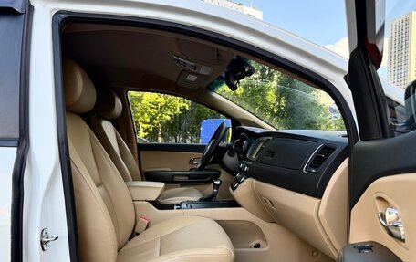 KIA Carnival III, 2018 год, 2 149 000 рублей, 24 фотография