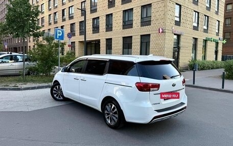 KIA Carnival III, 2018 год, 2 149 000 рублей, 15 фотография
