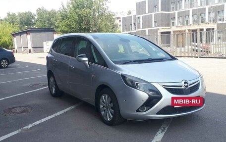 Opel Zafira C рестайлинг, 2014 год, 740 000 рублей, 3 фотография