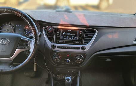 Hyundai Solaris II рестайлинг, 2018 год, 980 000 рублей, 6 фотография