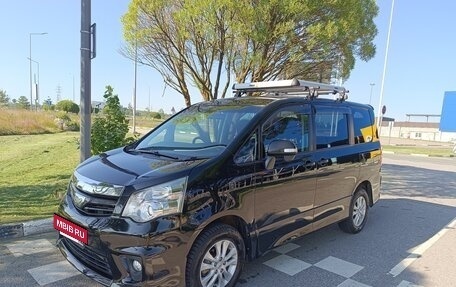 Toyota Noah III, 2011 год, 2 150 000 рублей, 3 фотография