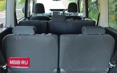Toyota Noah III, 2011 год, 2 150 000 рублей, 9 фотография