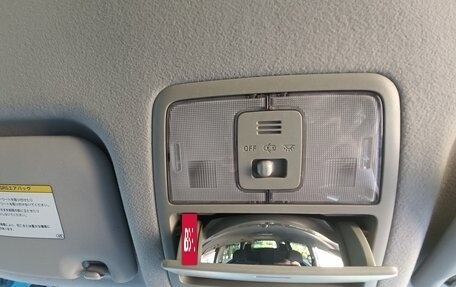 Toyota Noah III, 2011 год, 2 150 000 рублей, 10 фотография