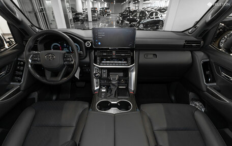 Toyota Land Cruiser, 2025 год, 13 300 000 рублей, 8 фотография