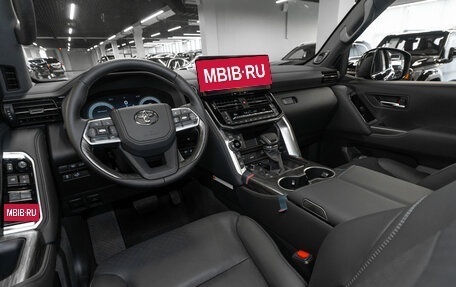 Toyota Land Cruiser, 2025 год, 13 300 000 рублей, 7 фотография