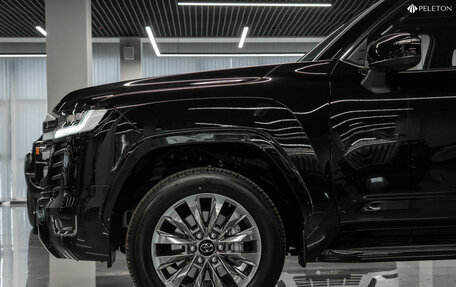 Toyota Land Cruiser, 2025 год, 13 300 000 рублей, 31 фотография