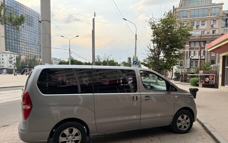 Hyundai Grand Starex Grand Starex I рестайлинг 2, 2018 год, 3 700 000 рублей, 3 фотография