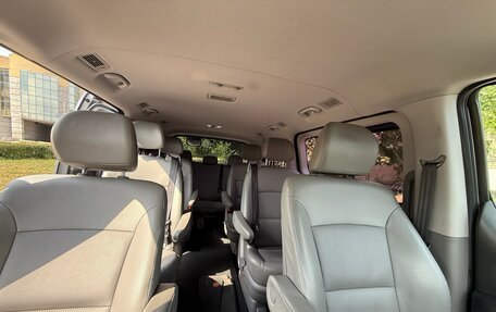 Hyundai Grand Starex Grand Starex I рестайлинг 2, 2018 год, 3 700 000 рублей, 10 фотография