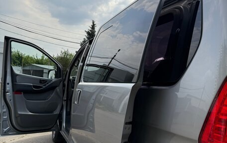Hyundai Grand Starex Grand Starex I рестайлинг 2, 2018 год, 3 700 000 рублей, 21 фотография