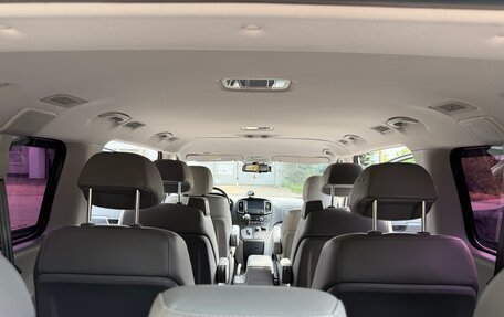 Hyundai Grand Starex Grand Starex I рестайлинг 2, 2018 год, 3 700 000 рублей, 26 фотография