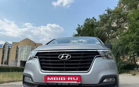 Hyundai Grand Starex Grand Starex I рестайлинг 2, 2018 год, 3 700 000 рублей, 33 фотография